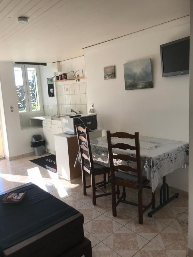 Charmant Studio Meuble Montignac-Charente Eksteriør billede